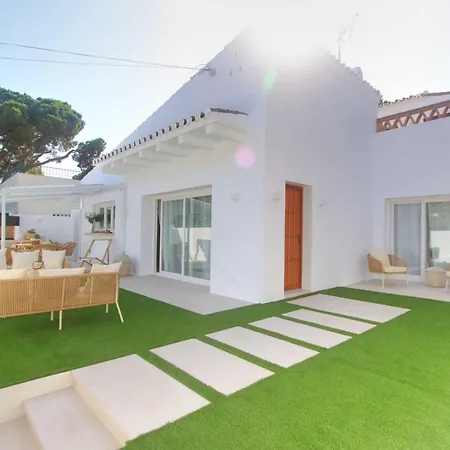 1182 Town Modern House Center *