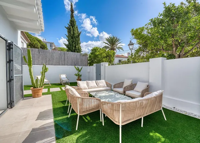 1182 Town Modern House Center Feriehus