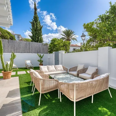 1182 Town Modern House Center Semesterbostad